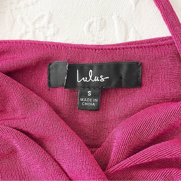 NWOT Lulus Dreamy Date Magenta Surplice Midi Dress Small - Picture 4 of 9